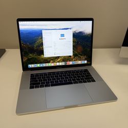 Apple 15” MacBook Pro 2018 2.2ghz 6 Core i7 16gb RAM 256gb Flash Storage 4gb Dedicated Radeon Graphics Card 