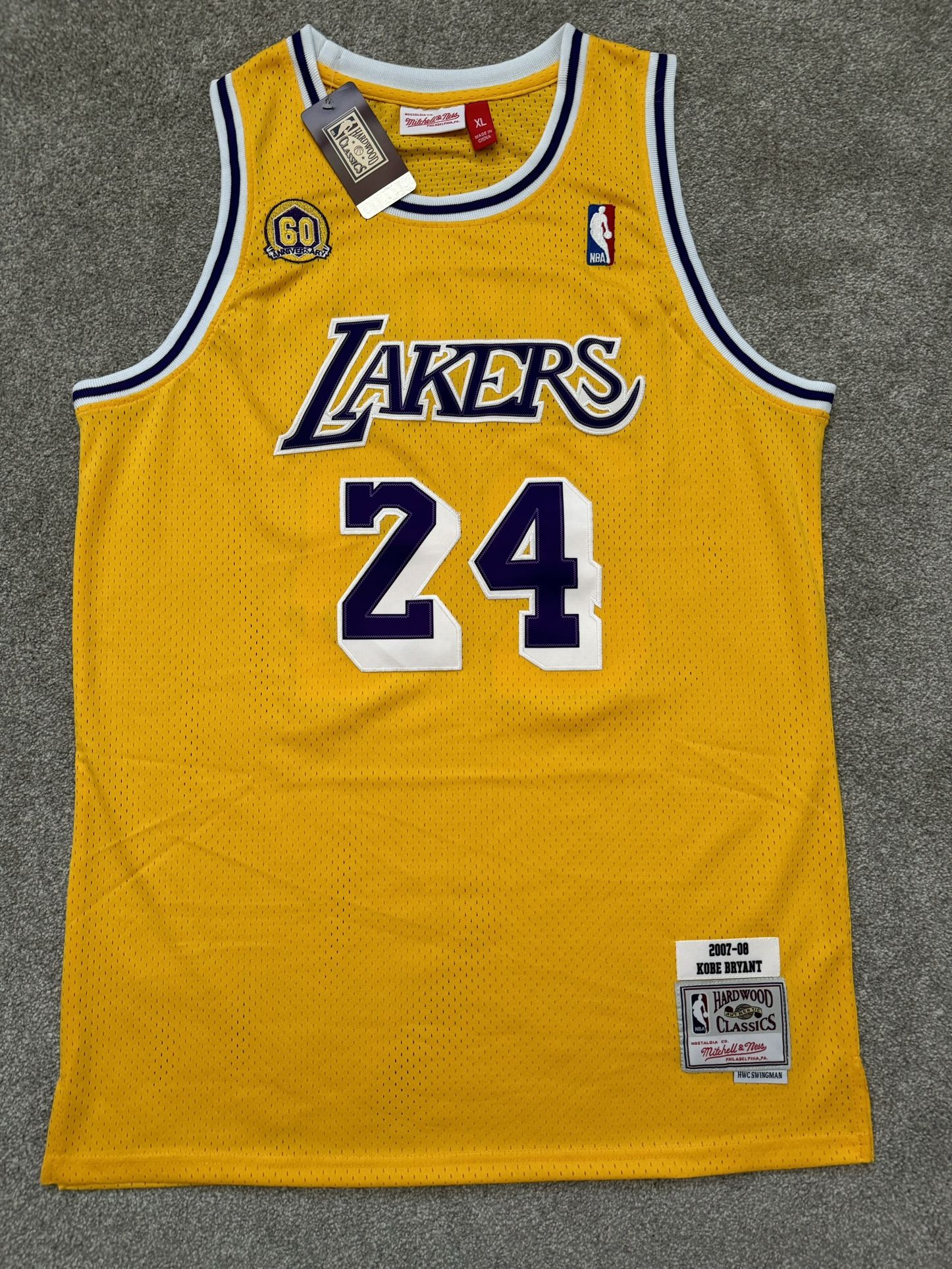 Mitchell & Ness - Los Angeles Lakers - Kobe Bryant Jersey - Size XL