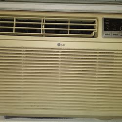 LG 10,000 BTU Air Conditioner 