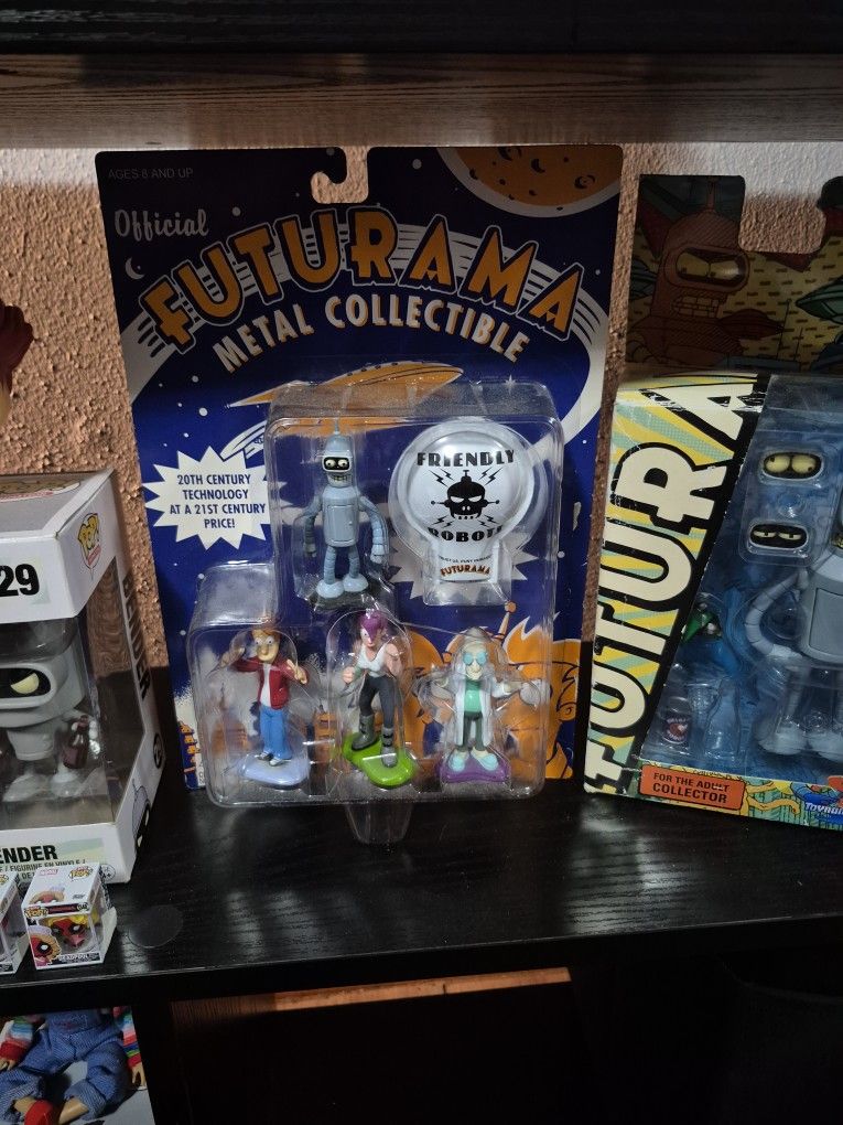 Futurama Metal Figures And Bender Figure