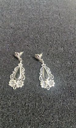 Vintage Silver dangle earrings with black onyx stones