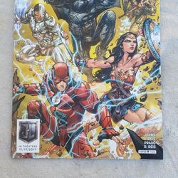 Collectible JUSTICE LEAGUE  DC COMIC   