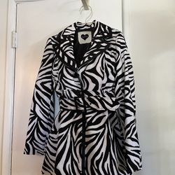 Womens/Juniors Zebra Jacket