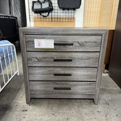 BRAND NEW Chest, Chest Of Drawers, Dresser, 4 Drawers