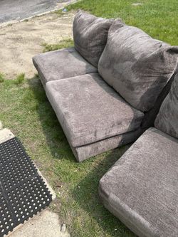 📣 Large Plush Sectional Couch – Super Comfy! 🛋️