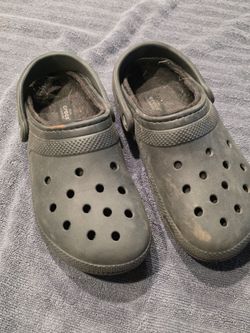 Crocs size M 7 / W 9 used