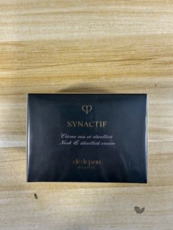 Japan Clé de Peau Beauté Synactif Neck & Décolleté Cream 75g