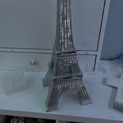 Eiffel Tower statue