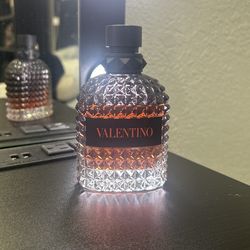 Valentino Born In Roma Coral Fantasy