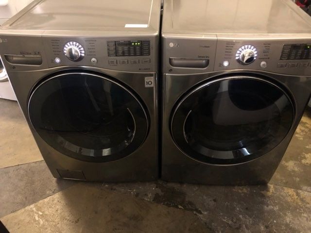 LG Washer and Gas Dryer Set 