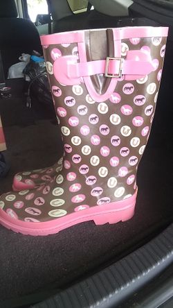 Rubber boots size 8