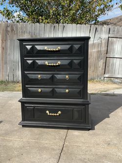 Dresser 40”W x 20”D x 52”H