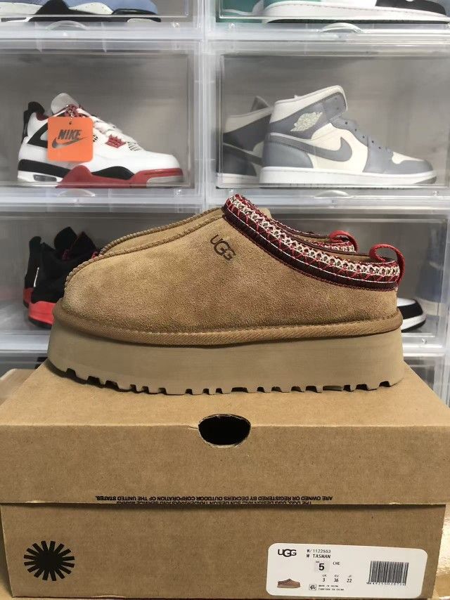 UGG shoes for women size 7