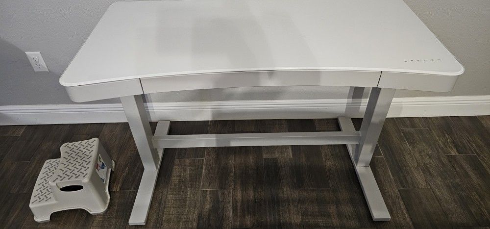 White Glass Top Adjustable Height Standing Desk