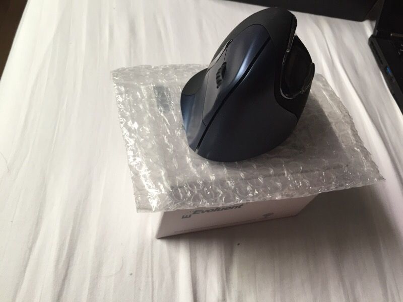 Brand NEW Evoluent VerticalMouse Ergonomic Right Wireless Mouse VM4RW - $80