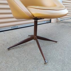 Viko by Baumritter club swivel chairs, vintage, bucket chairs, rare. Circa 1960’s.
