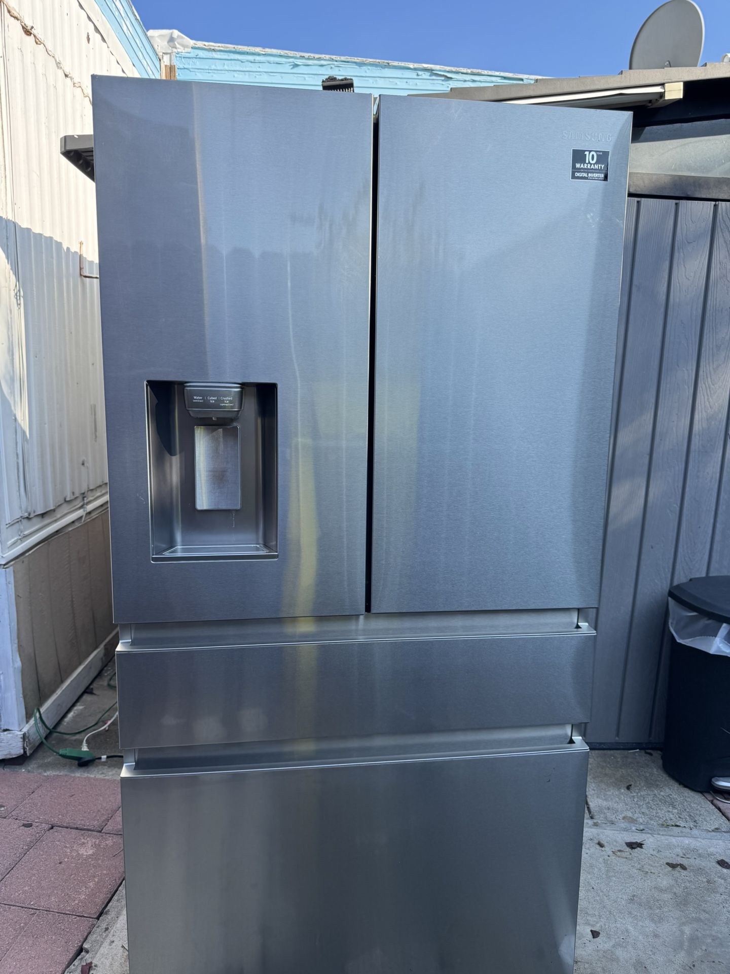 Samsung Model RF23M8070SR 