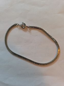 Vintage flat herringbone bracelet