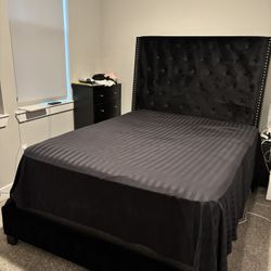Queen Size Bed 