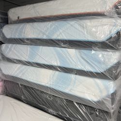 King Queen Size Tempurpedic ProAdapt,  ProBreeze,  LuxeBreeze Mattress  Pro Breeze /Luxe Adapt /Pro Adapt /Adapt /cloud /Tempur pedic contour Supreme 