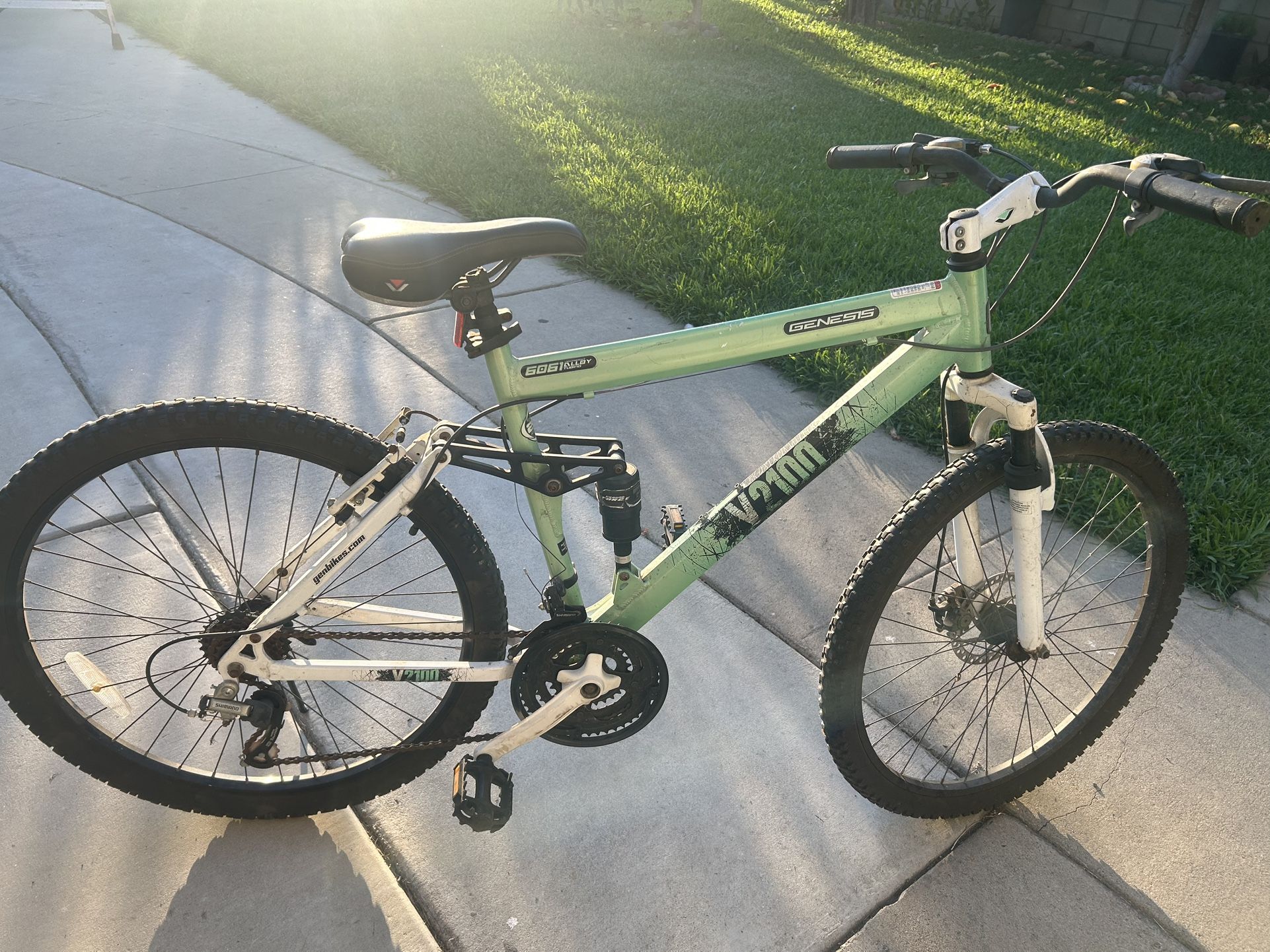 V2100 Alloy Genesis Ground Force V2100 Mountain Bike 26 Men's