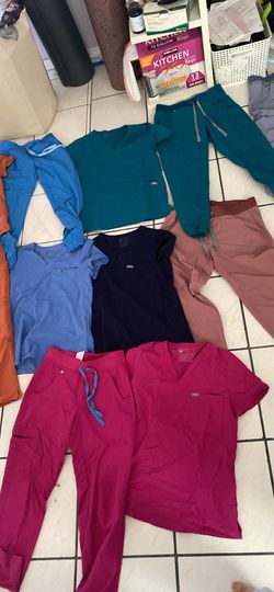 FIGS scrubs - like new