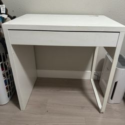 IKEA Micke Desk