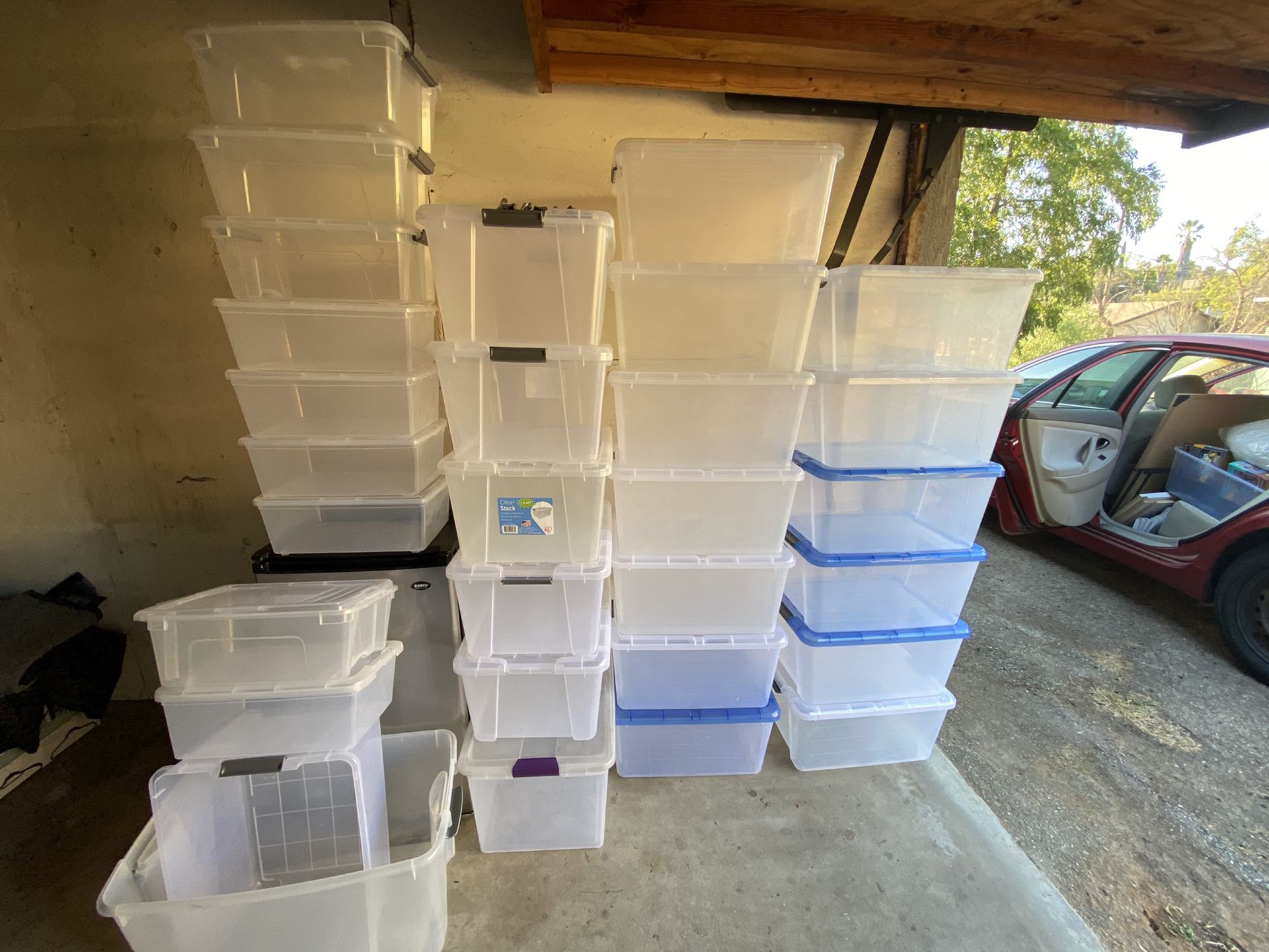 28 Plastic Storage Containers In Good Condition