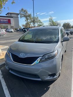2012 Toyota Sienna LE