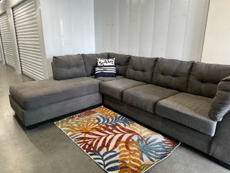 GRAY SECTIONAL COUCH W/ FREE DELIVERY