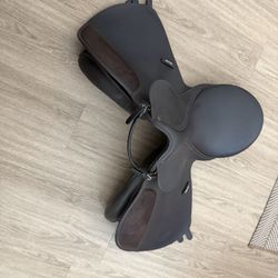English Horse Tack Lot – Wintec Saddle, Gel Rebel, Equestrian Stockholm