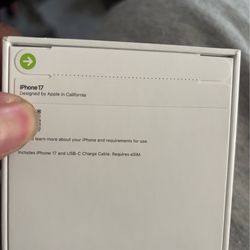 iPhone 17 white