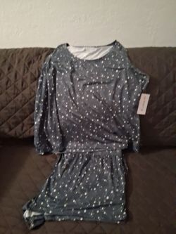 Ladies two piece pjs. Size 3X  brand new  $4