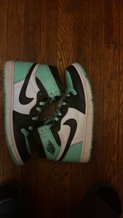 “ Rare”  Limited Edition Nike Air Jordan 1 High OG Lucky Green Size 9 – Clean Condition