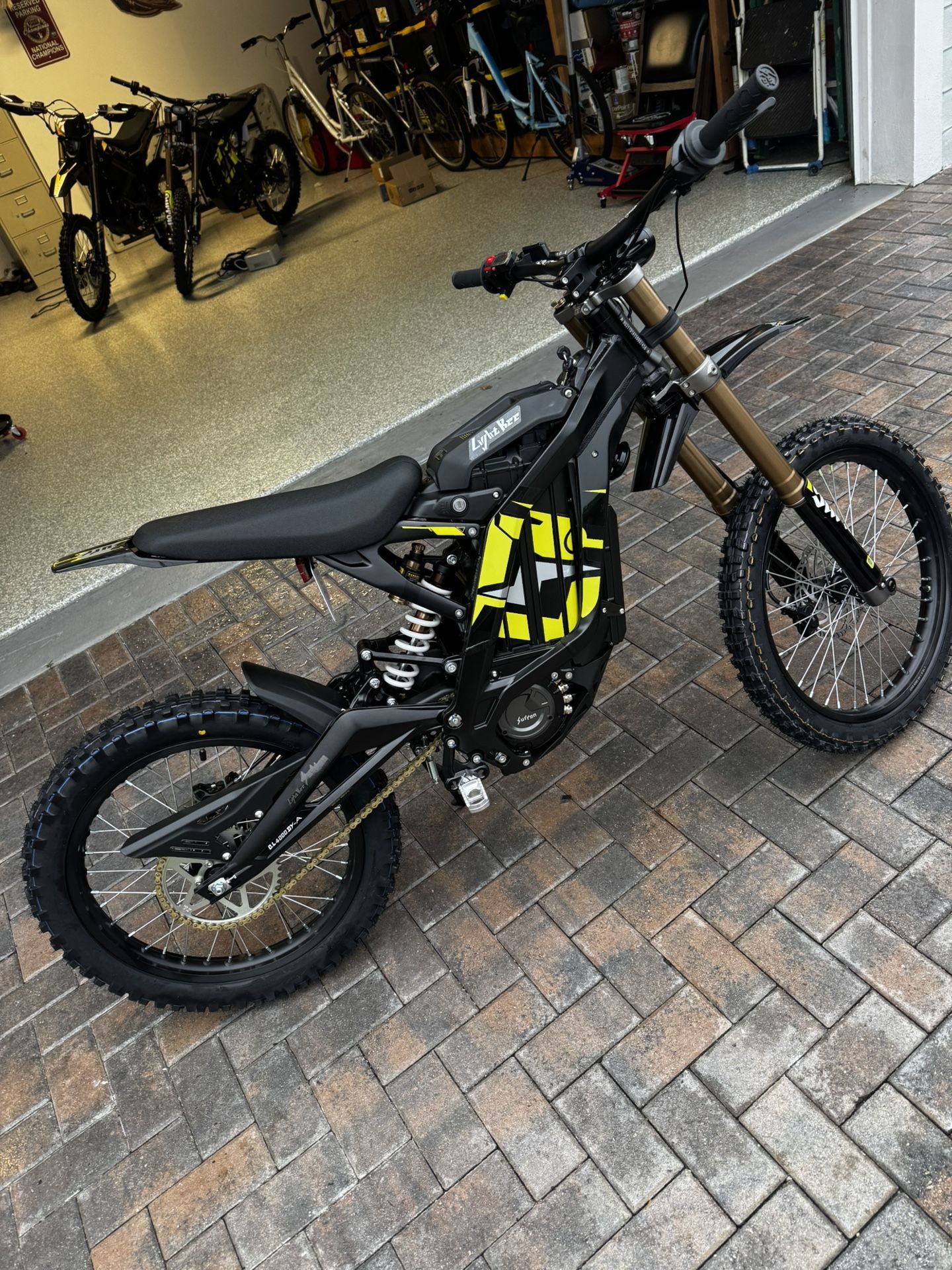2025 Sur-Ron Light Bee X – Electric Dirt Bike / E-Moto (Brand New)