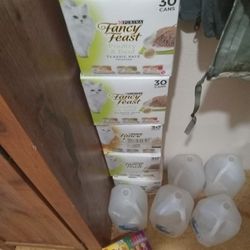 Purina Fancy Feast Cat food 5 Boxs 150 Cans