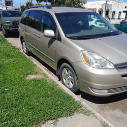 Toyota Sienna 2004
