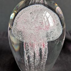 One Art Glass Glow in The Dark Jellyfish Paperweight A.