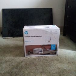 Multitasking Deskjet Plus