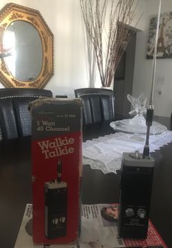 Realistic 5 watt 40 channel walkie talkie old school as