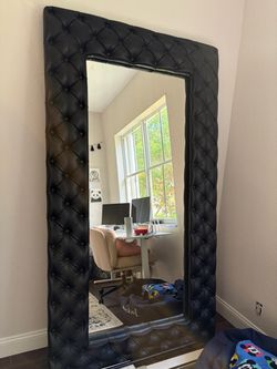 Leather tufted mirror - BIG