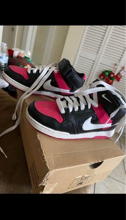 Selling Morgan Mid 2 Jr G (Nikes)