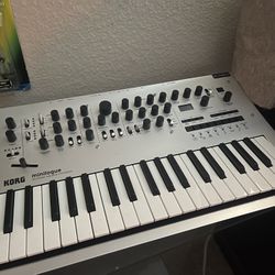 Korg Minilogue Polyphonic Analog Synthesizer  Keyboard