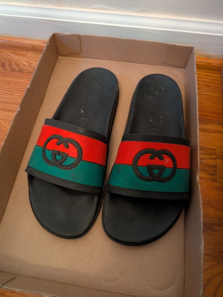 Gucci Slides Black Logo On Top Authentic With Serial Number 