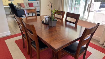 Expandable 7-Piece Wood Dining Room Set (Table, Leaf & 6 Chairs)