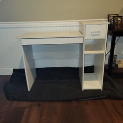 White Desk In Great Condition 