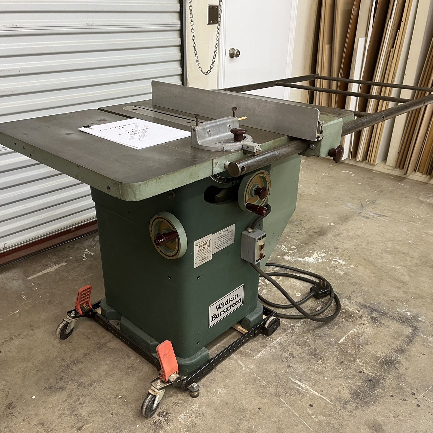 Cabinet & Furniture Table Saw