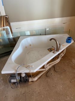 Jetted Tub and Sinks