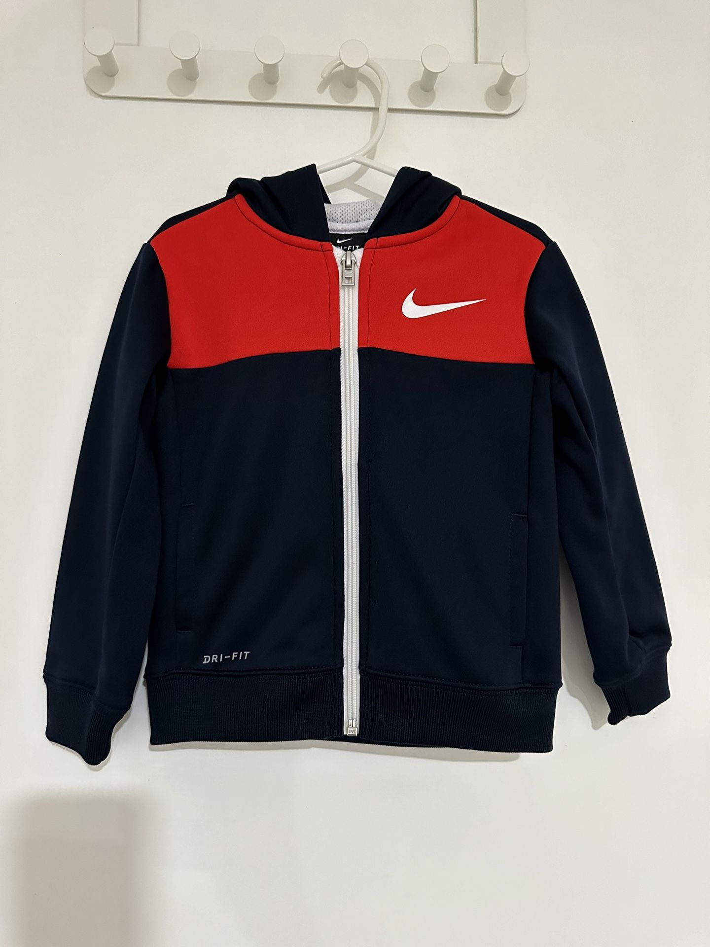 Nike Dri-FIT Hoodie !