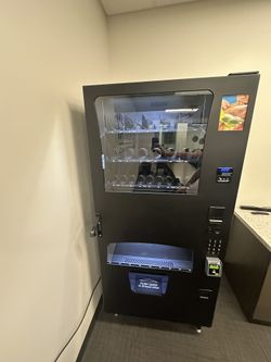 Futura Combo Model 3589 Vending Machine